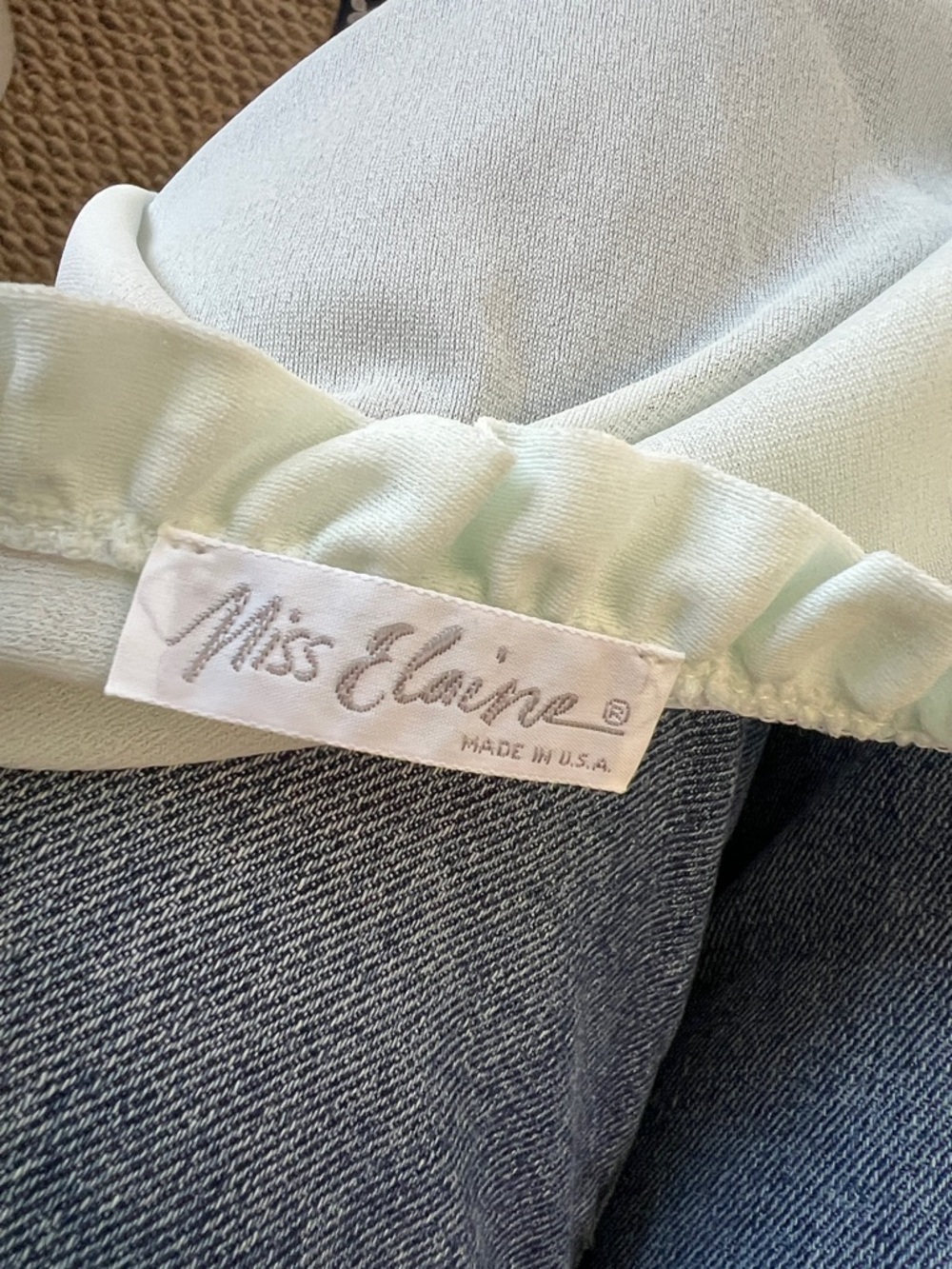 Vintage 1980s Miss Elaine Robe Pale Blue Floral Embroidered Ruffle nylon robe - Picture 6 of 7